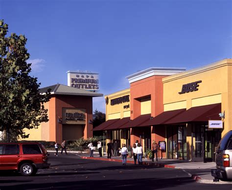 factory outlet mall in bay area